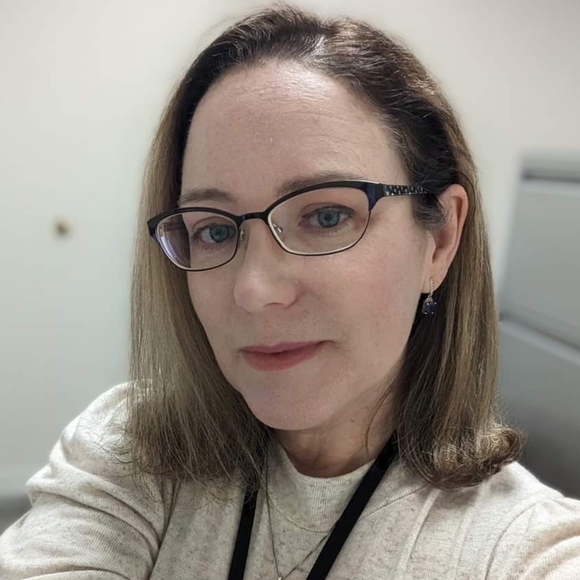 Meet your Posher, Lillian - Picture 1 of 2